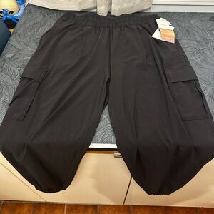 Vuori Black Villa Elastic Waist Cargo Pockets Joggers Size Large